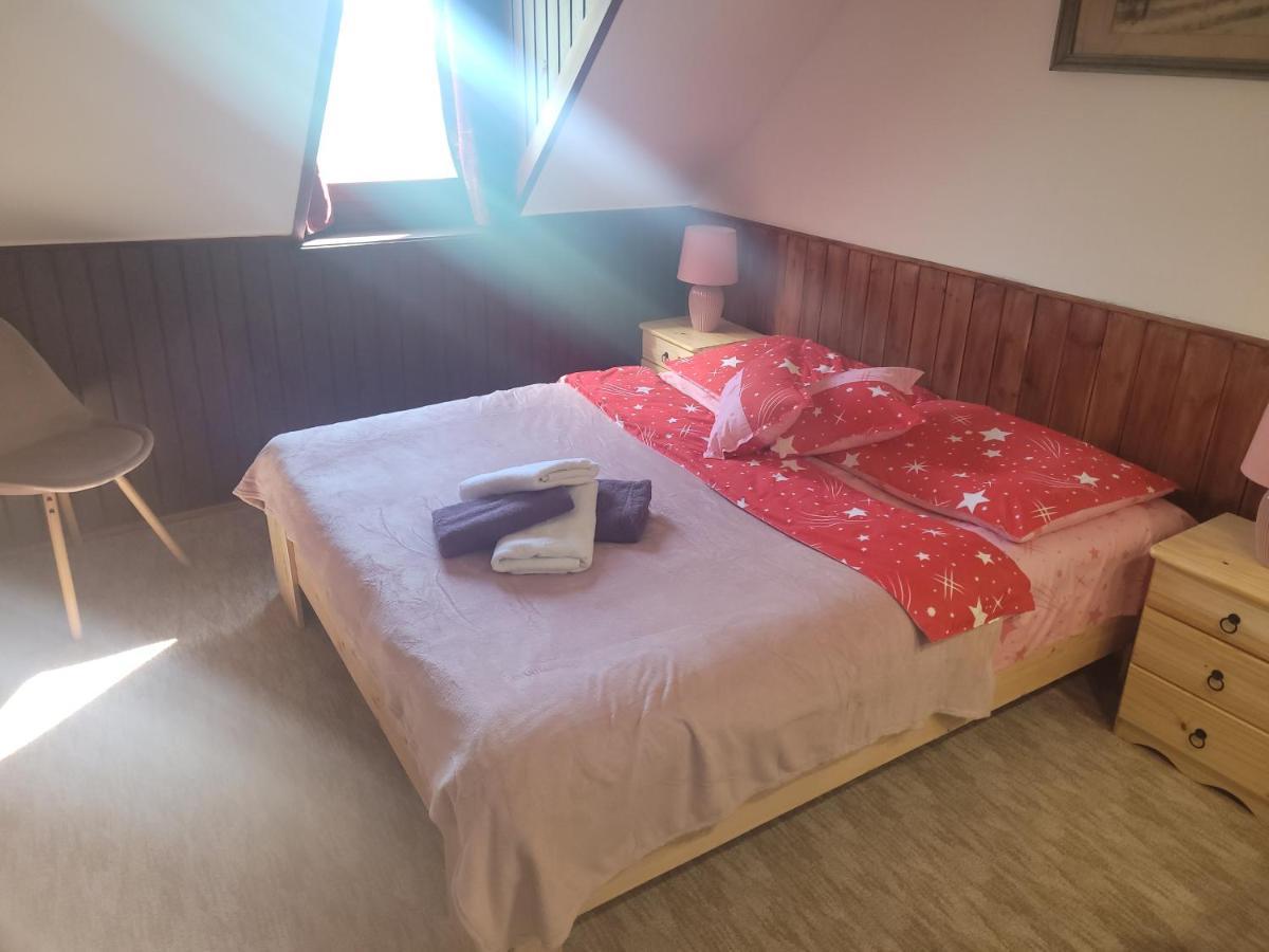 Leganyi Apartmanhaz Eger Buitenkant foto
