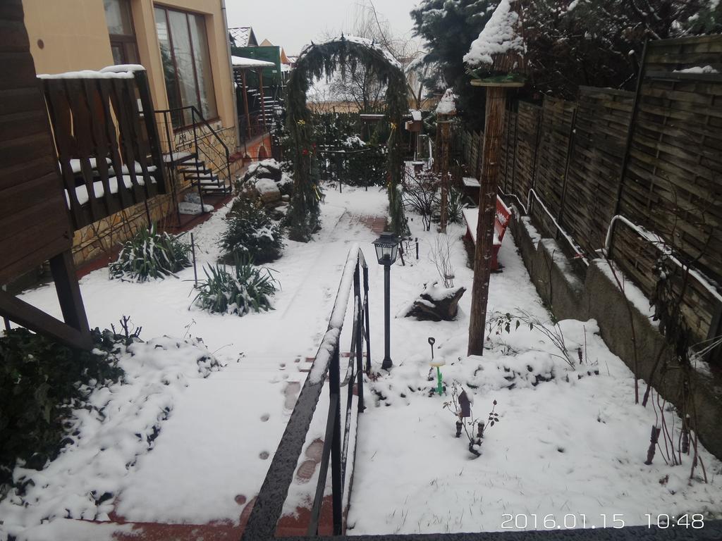 Leganyi Apartmanhaz Eger Buitenkant foto