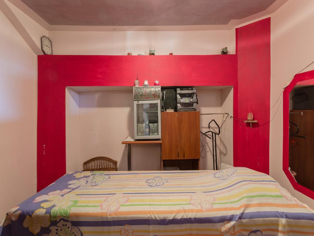 Leganyi Apartmanhaz Eger Buitenkant foto